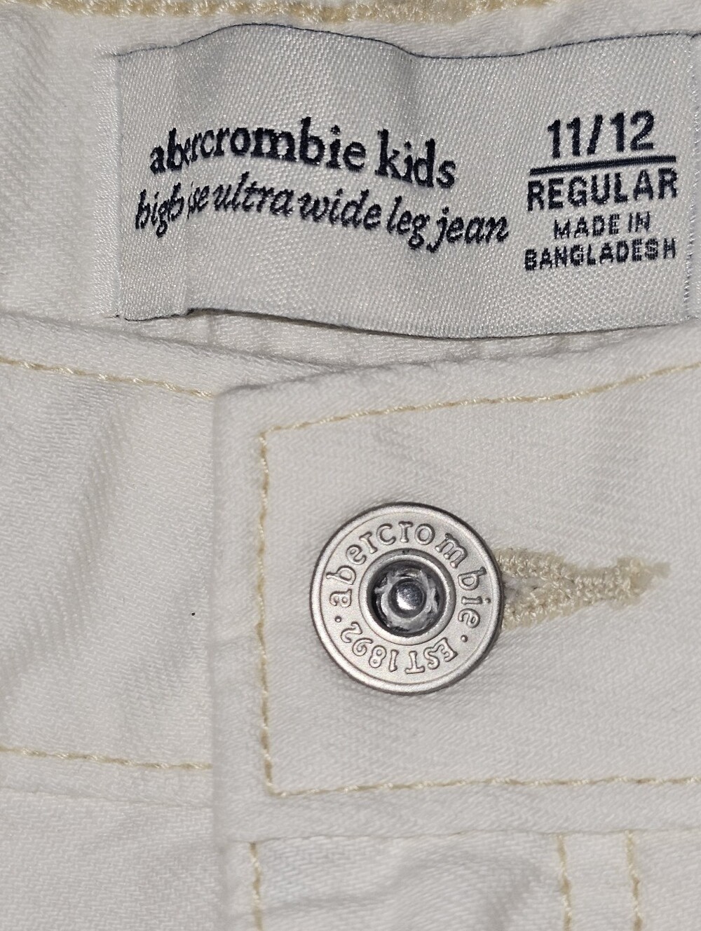 NWT Abercrombie Kids Ultra Wide Leg White Stud-Accent High Rise Jeans 11/12 - Picture 3 of 12